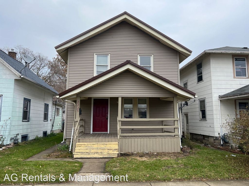 2225 Riedmiller Ave, Fort Wayne, IN 46802