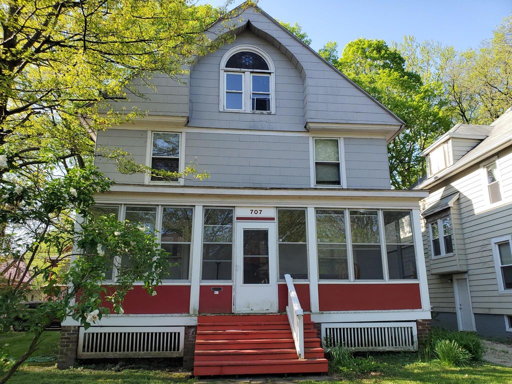 707 W High St, Urbana, IL 61801