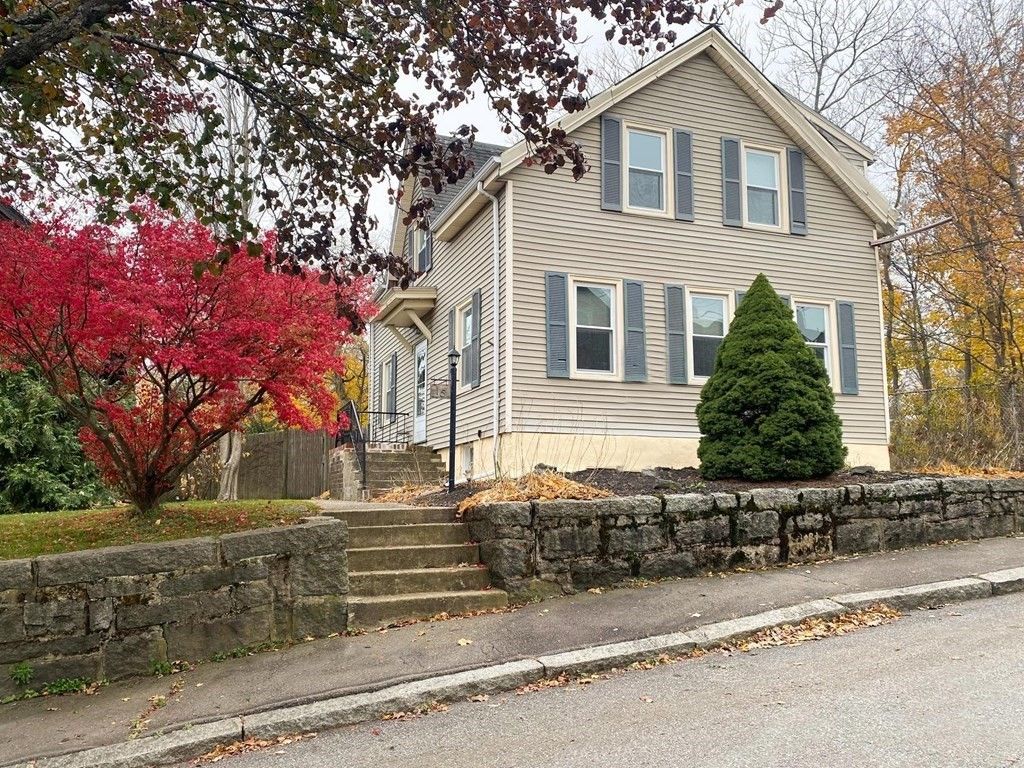 15 Phillips St, Salem, MA 01970