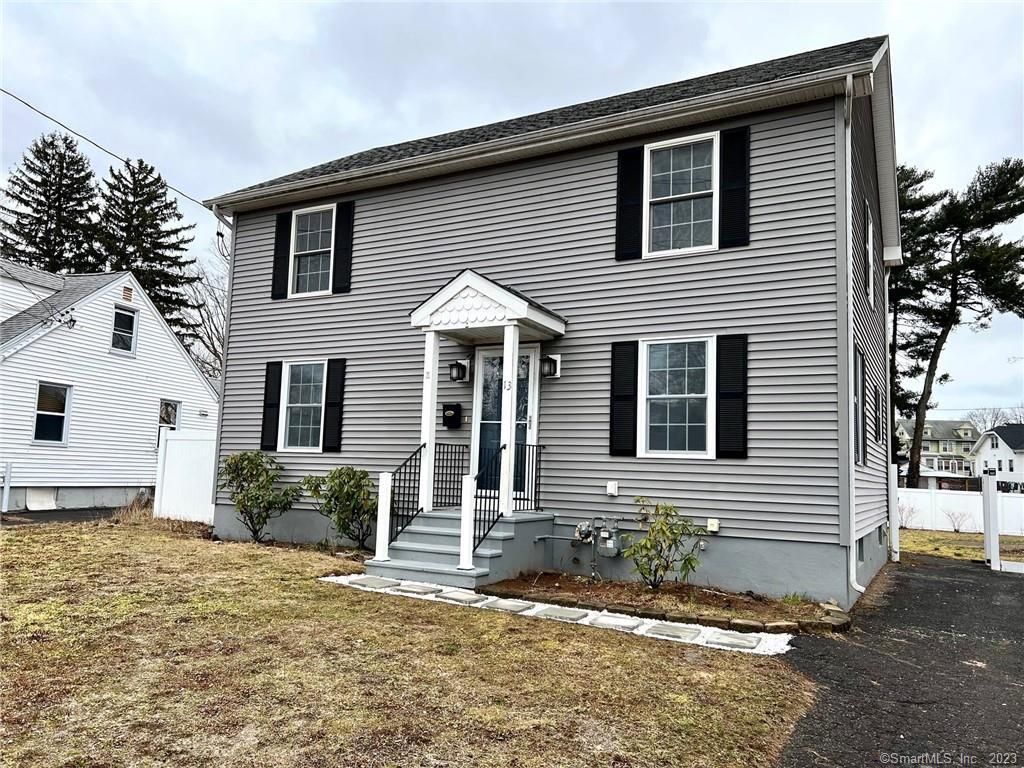 13 Guilford Ct, East Haven, CT 06512