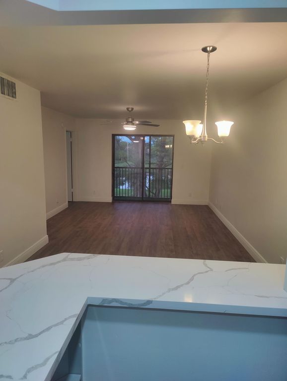 21900 Lake Forest Cir #203, Boca Raton, FL 33433