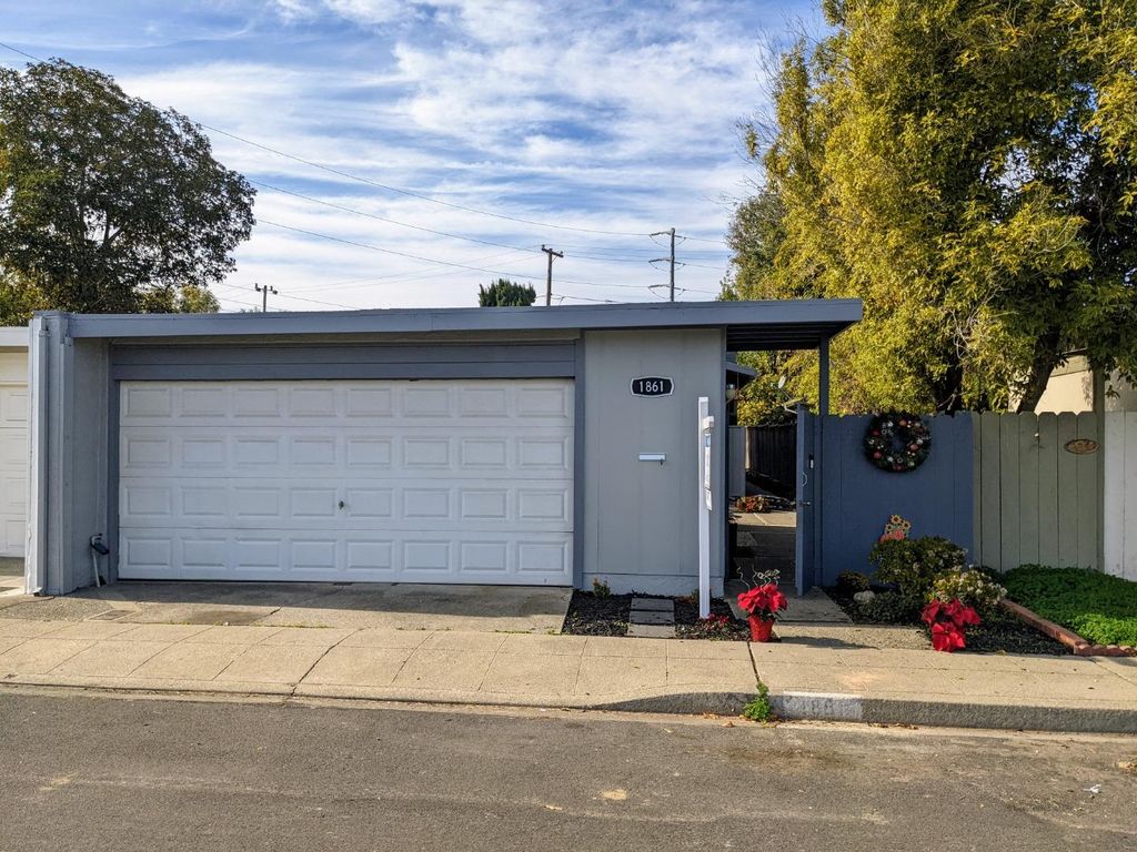 1861 Forest Ct, Milpitas, CA 95035