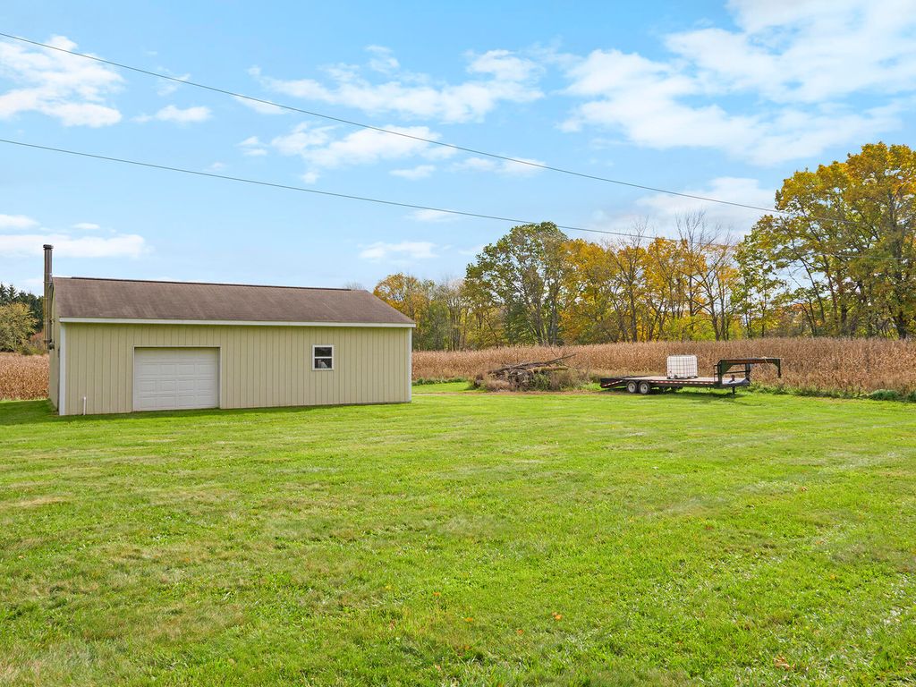8690 McCain Rd, Parma, MI 49269