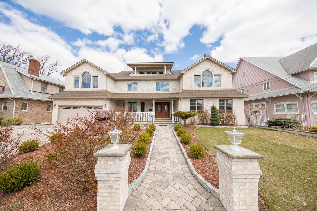27 RIVERVIEW AVE, Cliffside Park, NJ - 6 Bed, 6 Bath Single-Family Home