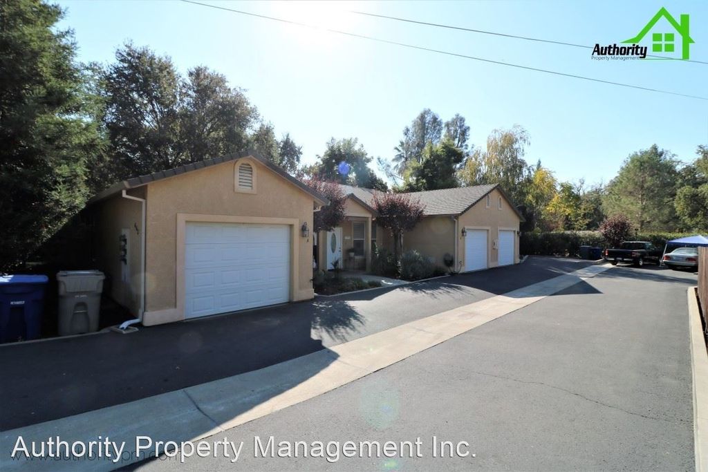 663 State St #C, Redding, CA 96001