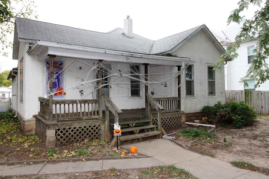 420 N Jefferson Ave, Wellington, KS 67152