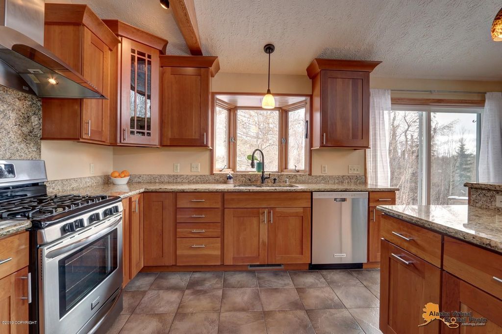 3185 Dove Ln, Palmer, AK 99645
