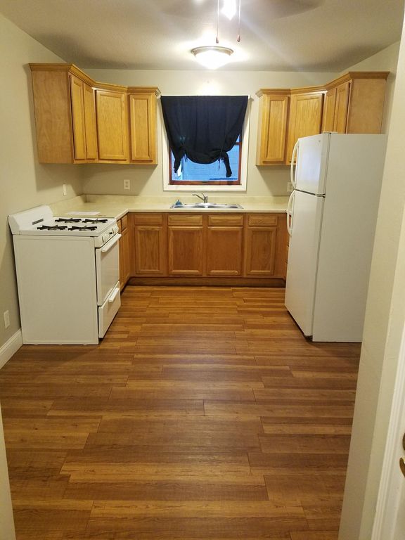 105 1/2 Grand St #2, Michigan Center, MI 49254