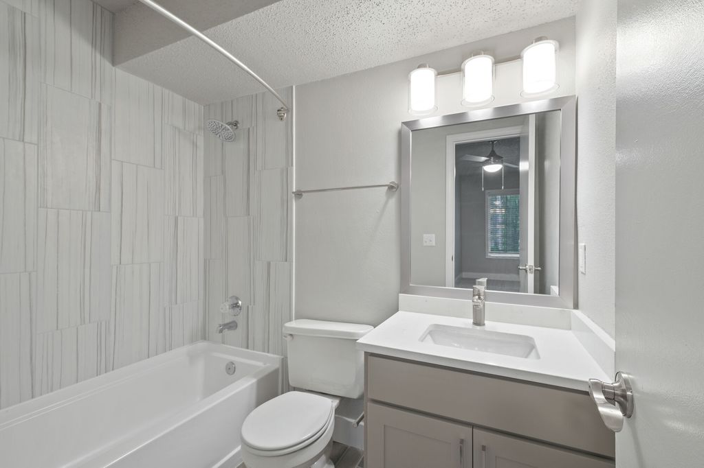 2025 Timber Oaks Ln 7610R, Charlotte, NC 28212 See Est. Value