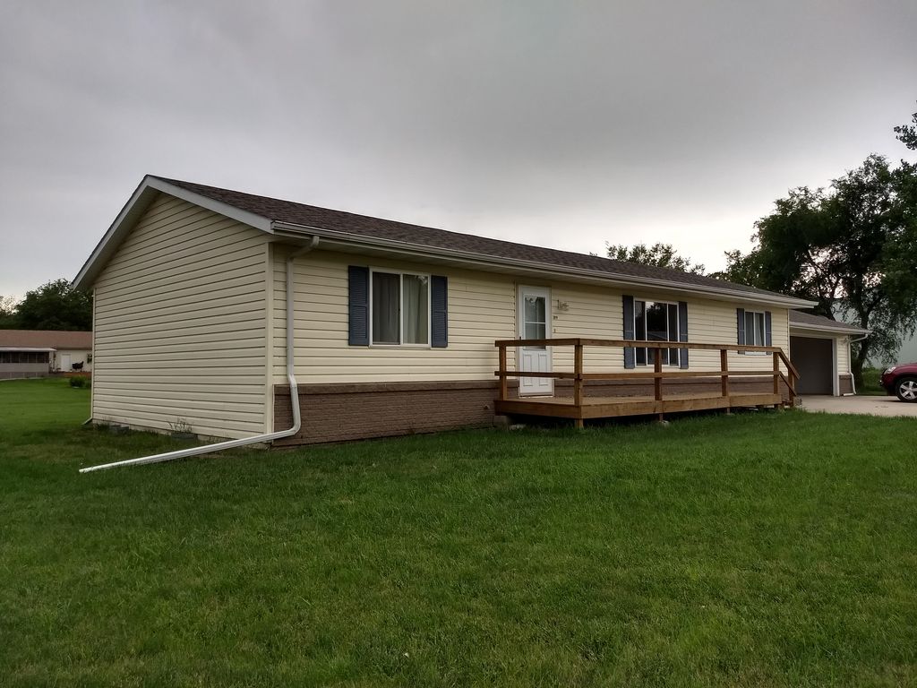 109 7th St NE, Wessington Springs, SD 57382 Trulia