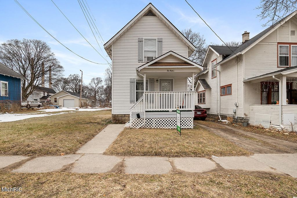 1012 Clear St, Lansing, MI 48910