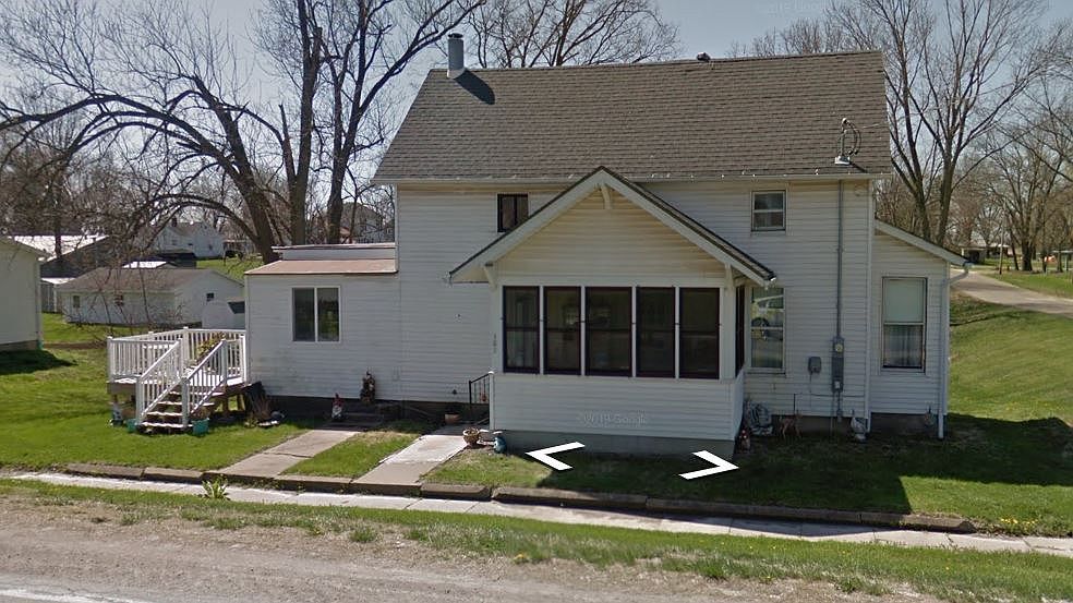 101 E  Wood St, Camp Point, IL 62320