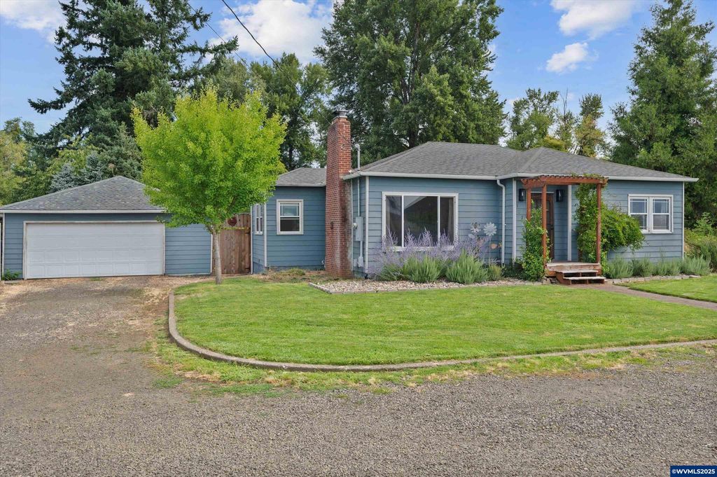 1770 SE Miller Ave, Dallas, OR 97338