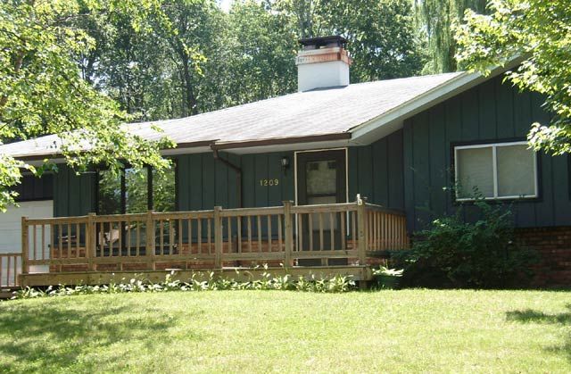 1209 Iowa Dr, Madison, WI 53704