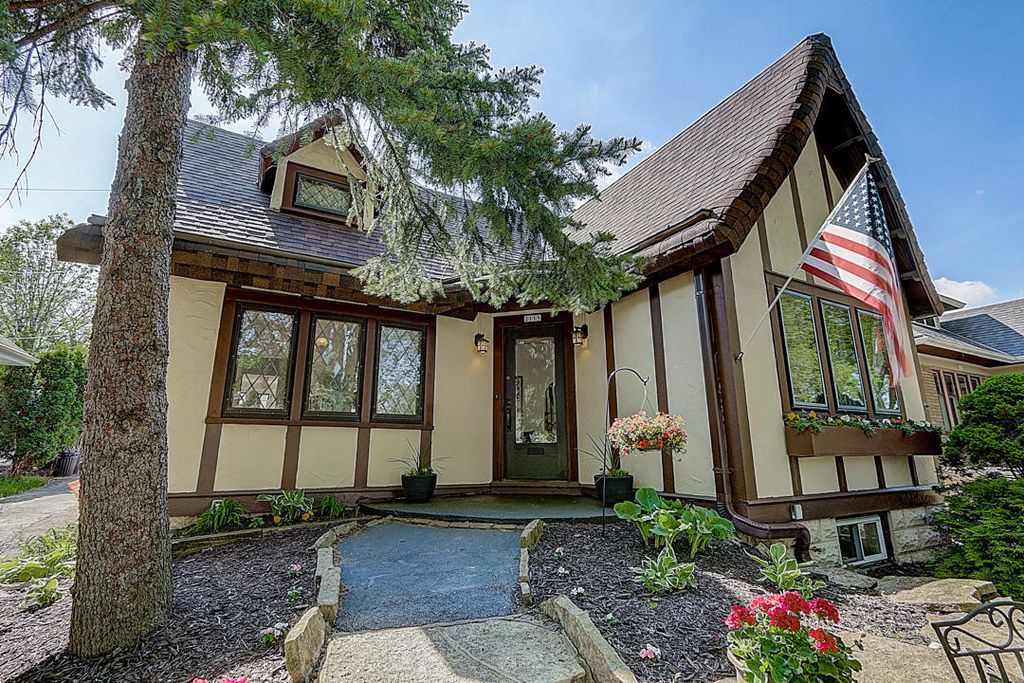 2115 N 67th St, Wauwatosa, WI 53213 Trulia