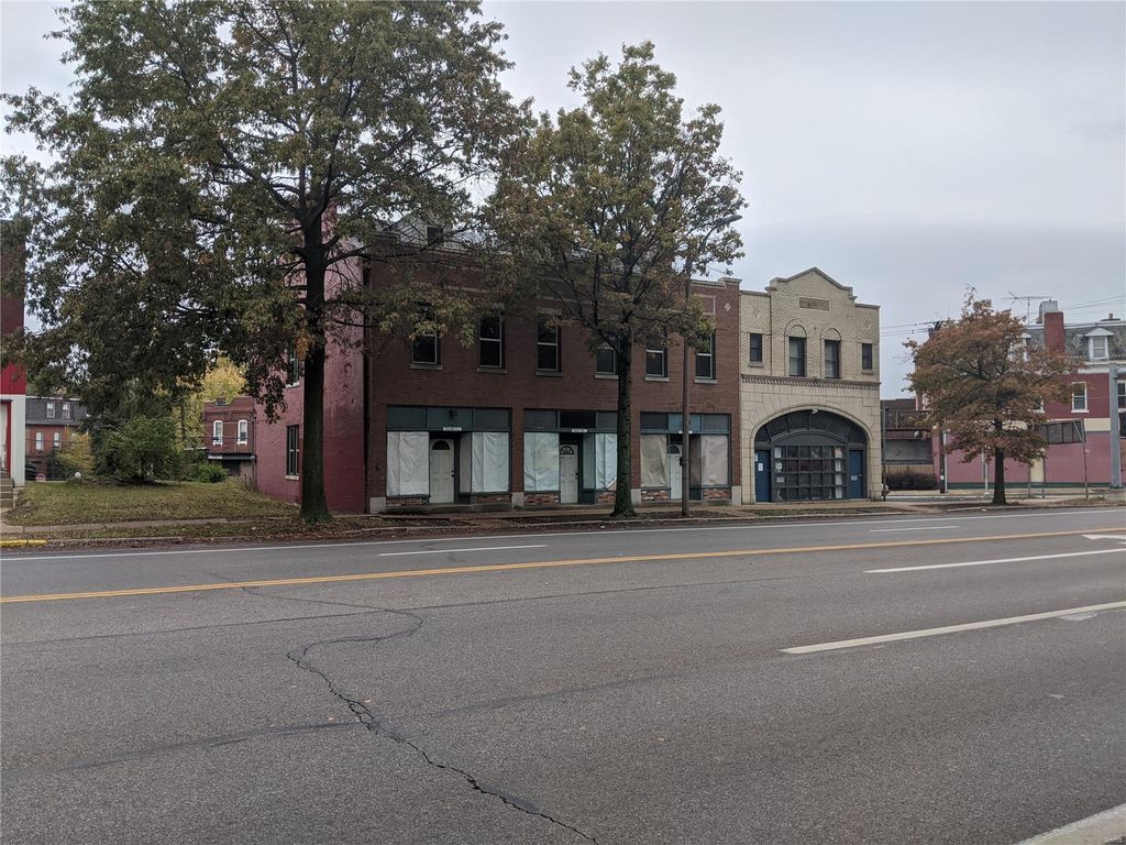 2648 Gravois Ave, Saint Louis, MO 63118