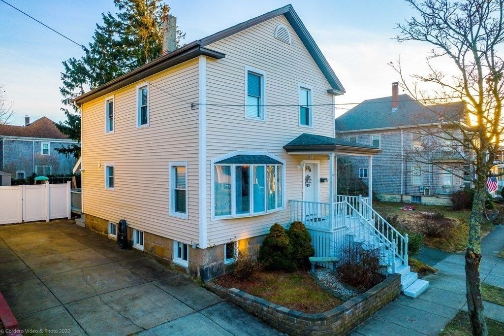 38 Willard St, New Bedford, MA 02744