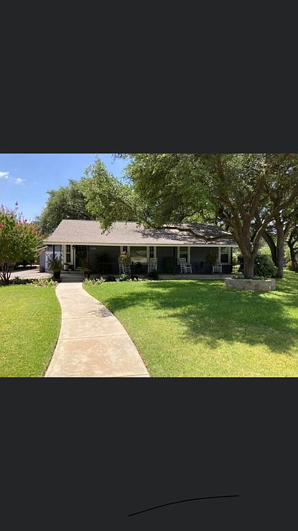 1106 Indian Creek Dr, Brownwood, TX 76801