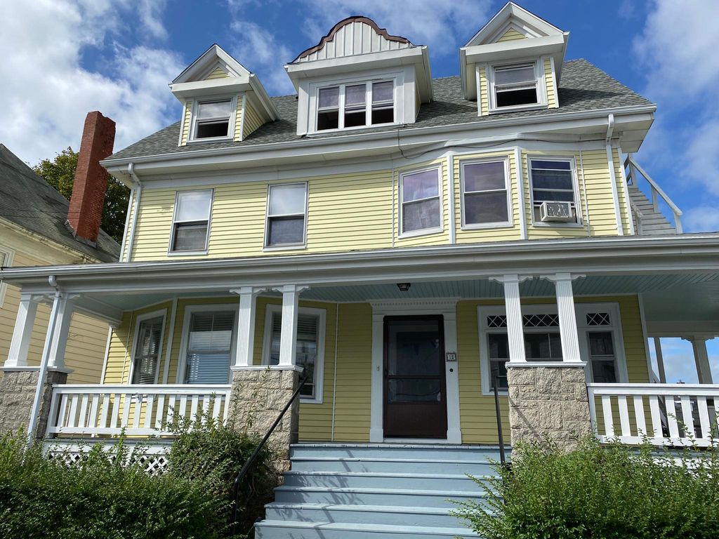 12 Washington St #1, Gloucester, MA 01930