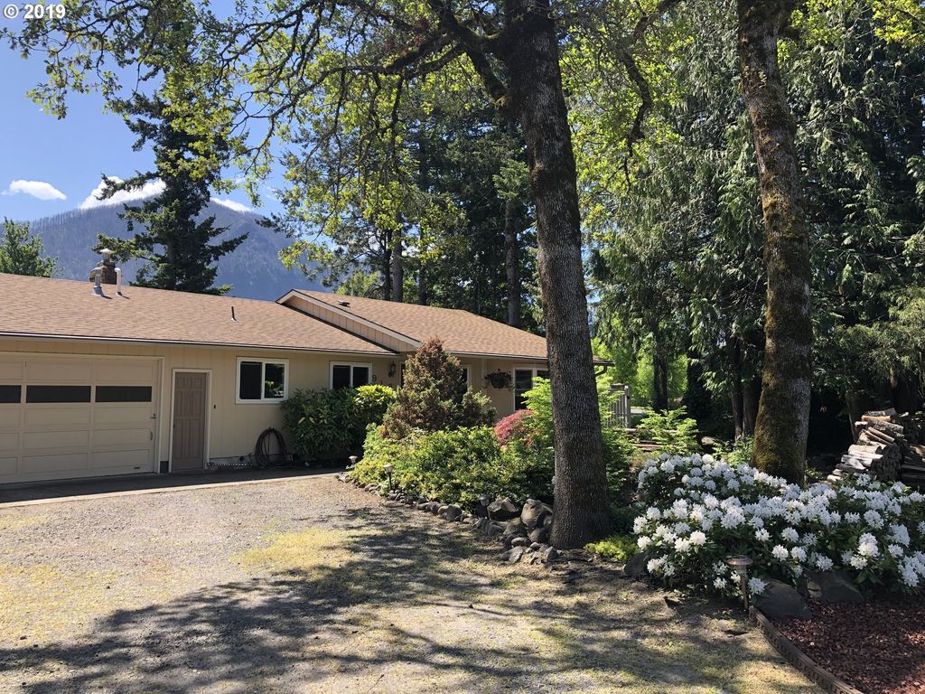918 Sun Tillikum St, North Bonneville, WA 3 Bed, 3 Bath SingleFamily