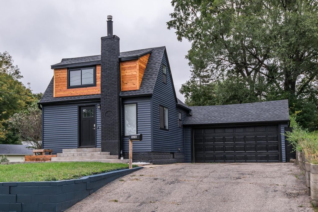 326 19th Ave SW, Rochester, MN 55902