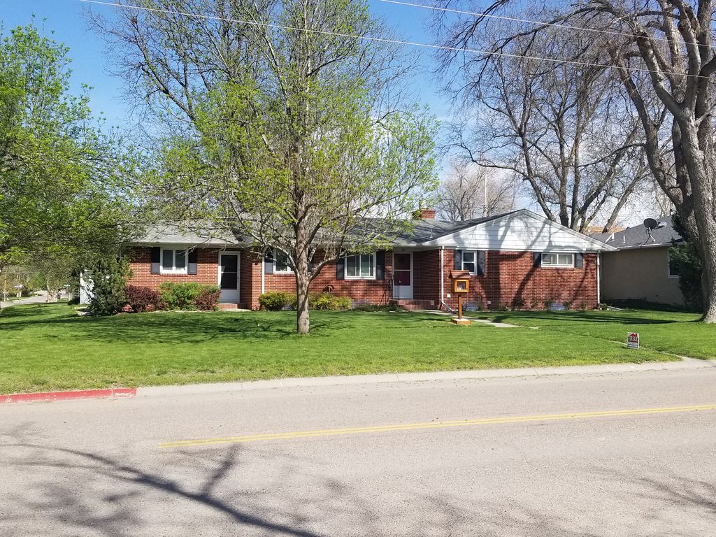 800 Main St, Chadron, NE 69337 Trulia