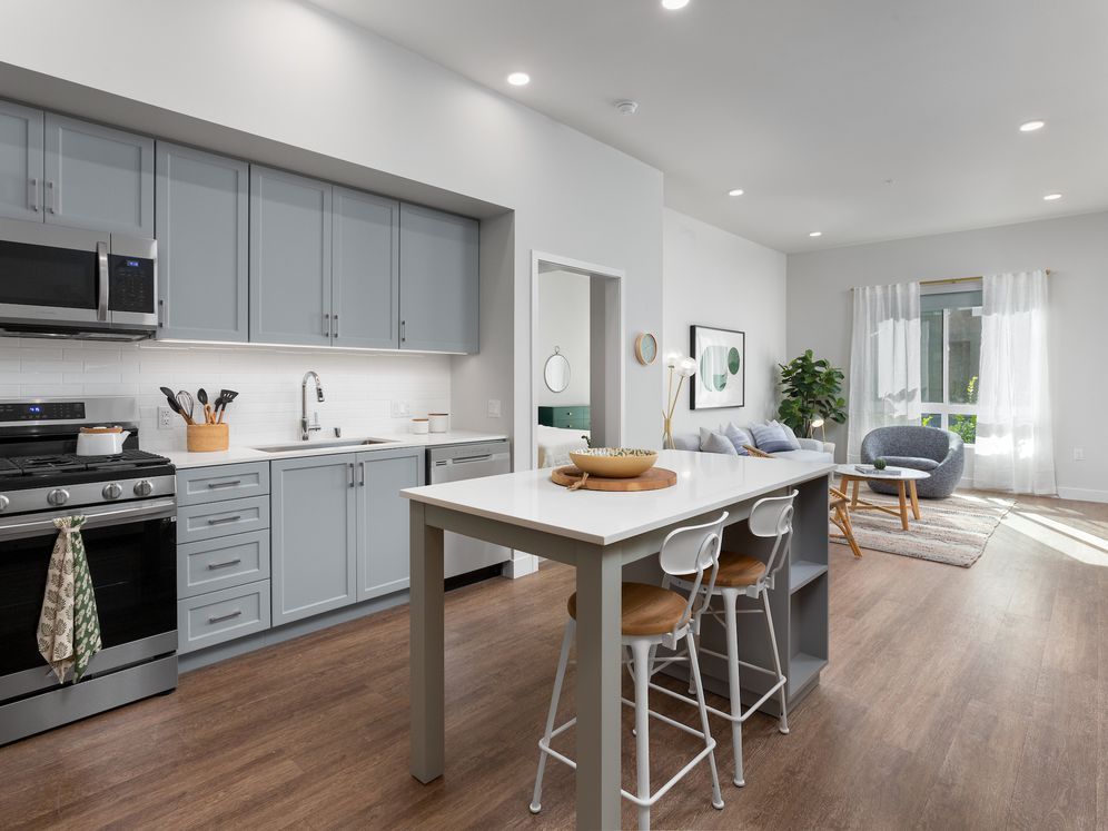 185 S State College Blvd, Brea, CA 92821