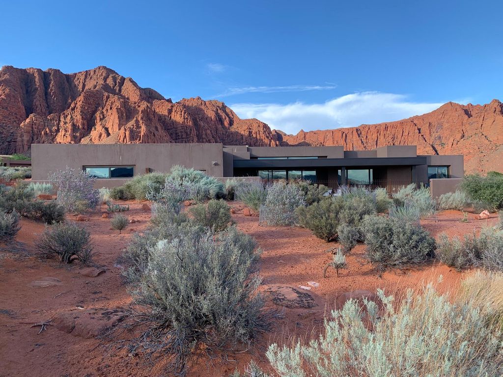 1818 N Cochise Way, Ivins, UT 84738