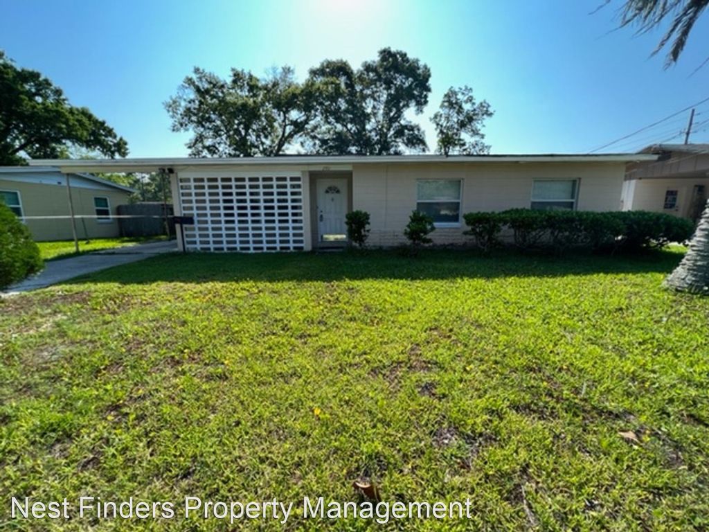 2951 Melhollin Dr, Jacksonville, FL 32216