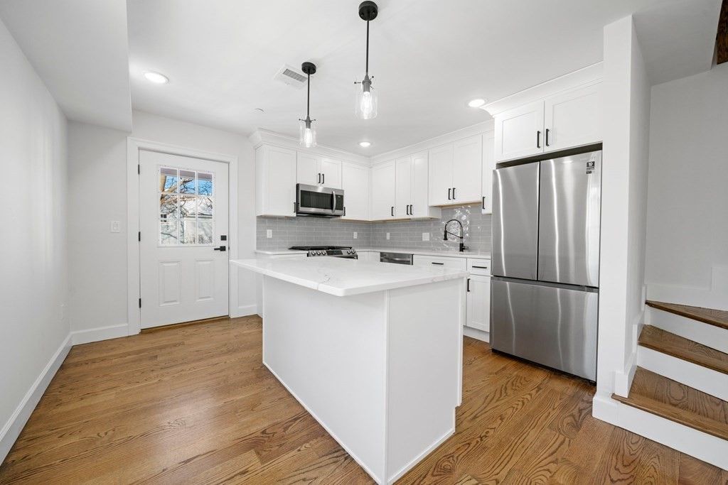 19 Armory St #3, Wakefield, MA 01880