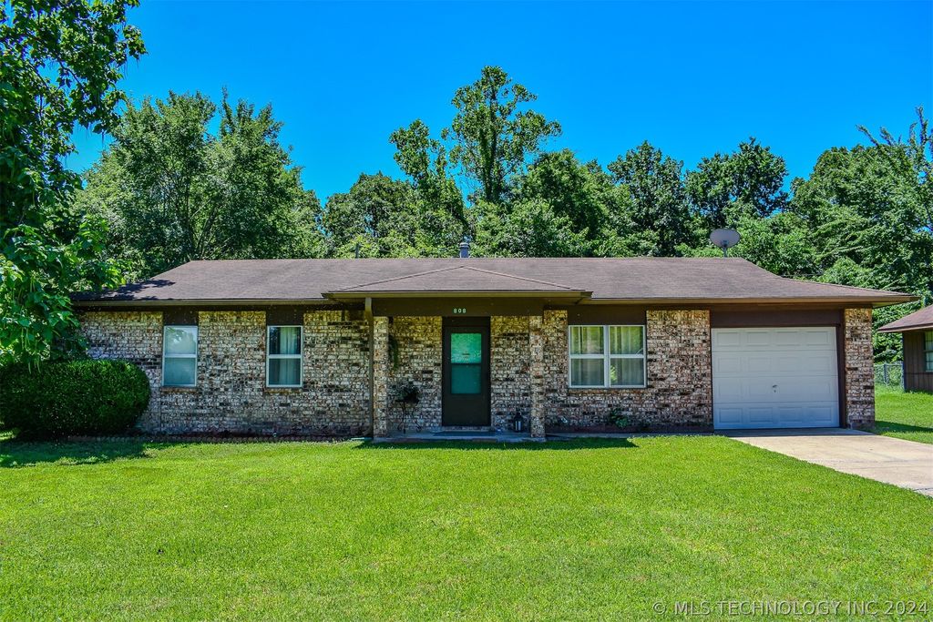 808 E Bissell St, Hugo, OK 74743 MLS 2420202 Trulia