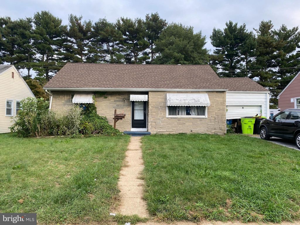10 Jay Dr, New Castle, DE 19720