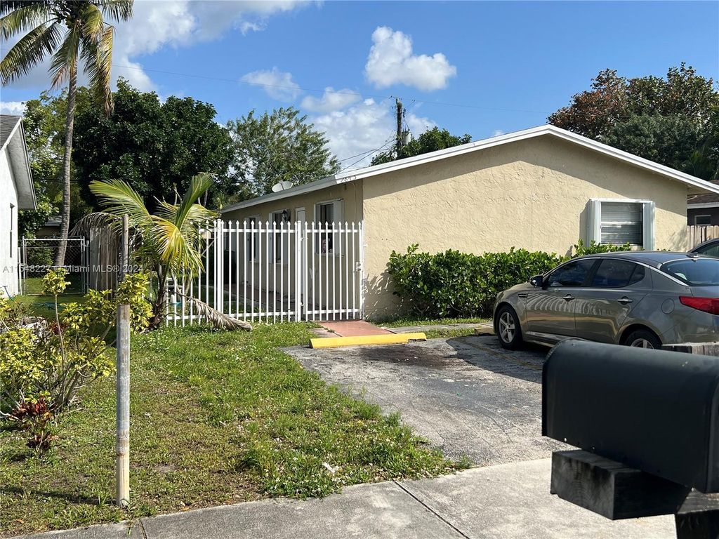 2845 NW 13th Ct, Fort Lauderdale, FL 33311