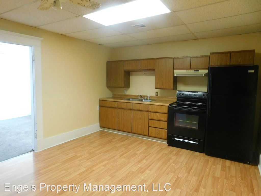 106 W 6th Ave #303, Augusta, KS 67010