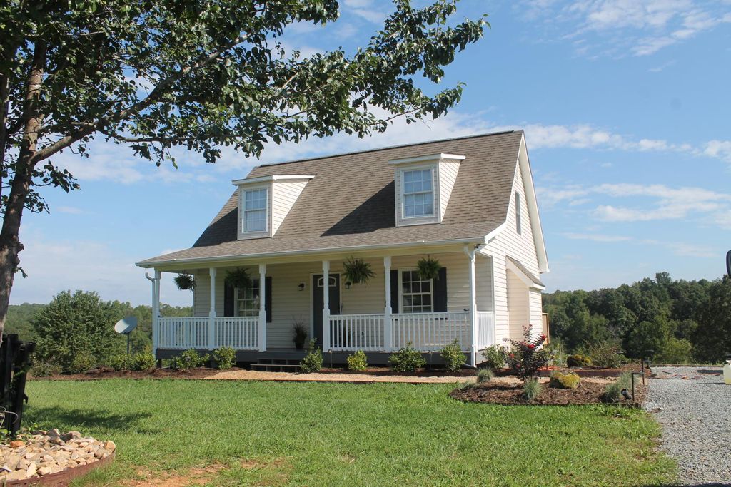 10 Riverfront Dr, Glade Hill, VA 3 Bed, 3 Bath SingleFamily Home