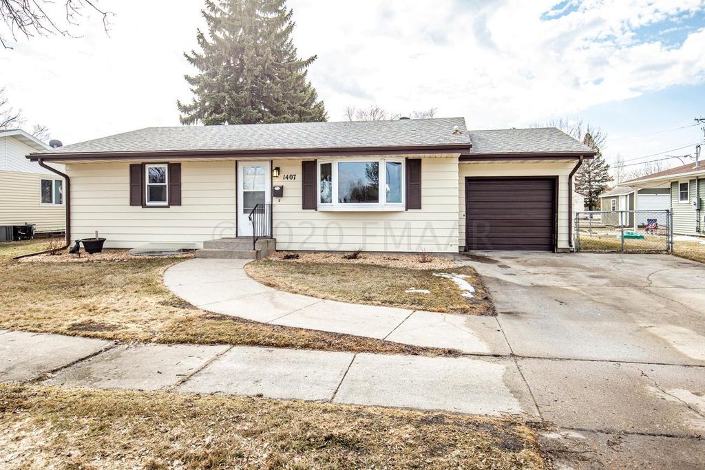 1407 17th St N, Moorhead, MN 56560 Trulia