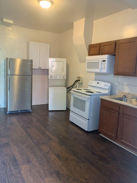 1648 Appleton St, Baltimore, MD 21217