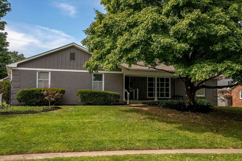 3141 Montavesta Rd, Lexington, KY 40502