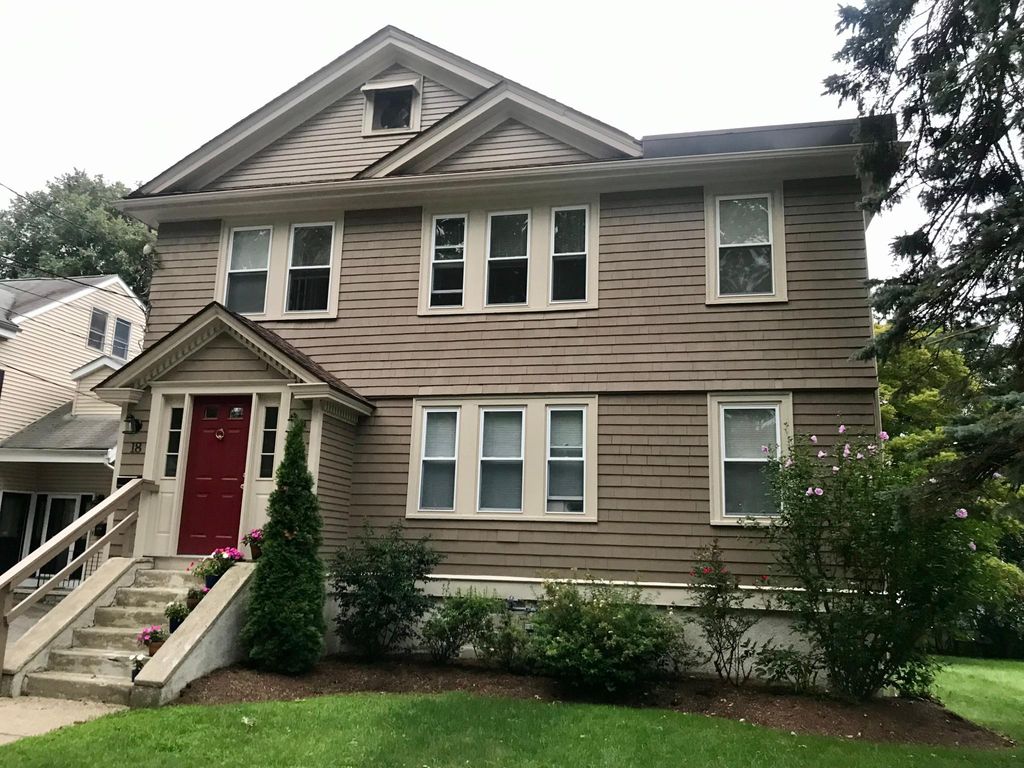 18 Ruffing St, Hyde Park, MA 02136