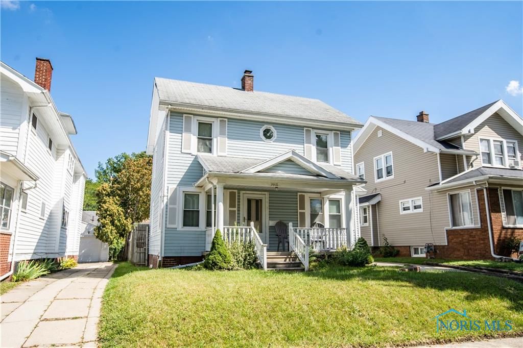 1448 Rollins Rd, Toledo, OH 43612