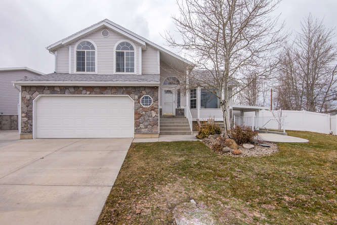 6224 S Clover Creek Ln, West Valley City, UT 3 Bed, 2.5
