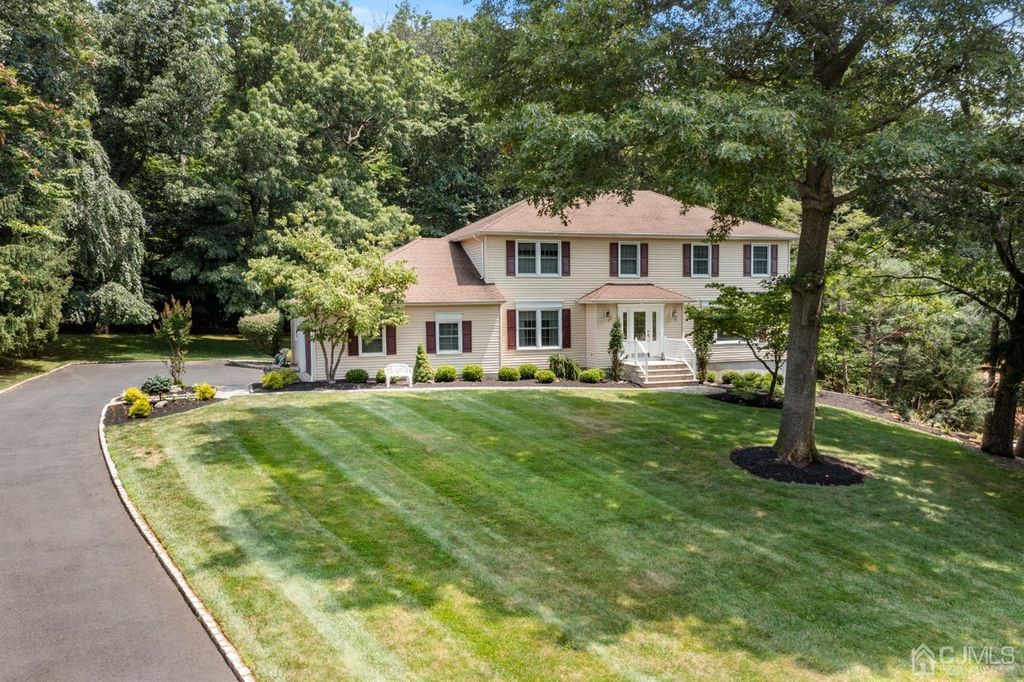 5 Zev Ct, Monmouth Junction, NJ 08852