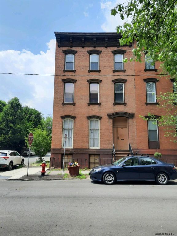 155 1st St, Troy, NY 12180
