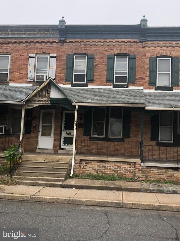 1405 Edgmont Ave, Chester, PA 3 Bed, 1 Bath Townhouse 25 Photos