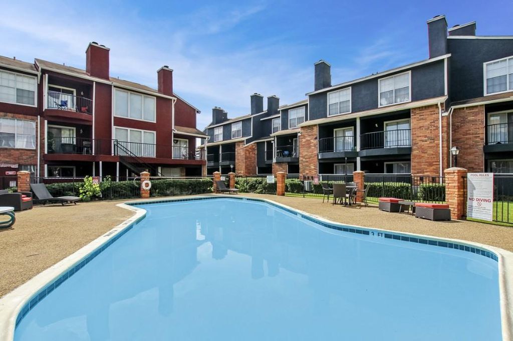 3913 Gannon Ln, Dallas, TX 75237