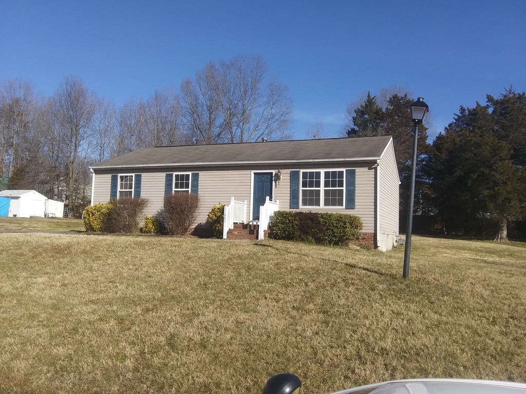 11807 Nicholas Dr, Fredericksburg, VA 22407