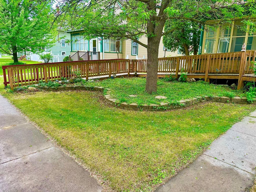 view 2nd full size image of this home