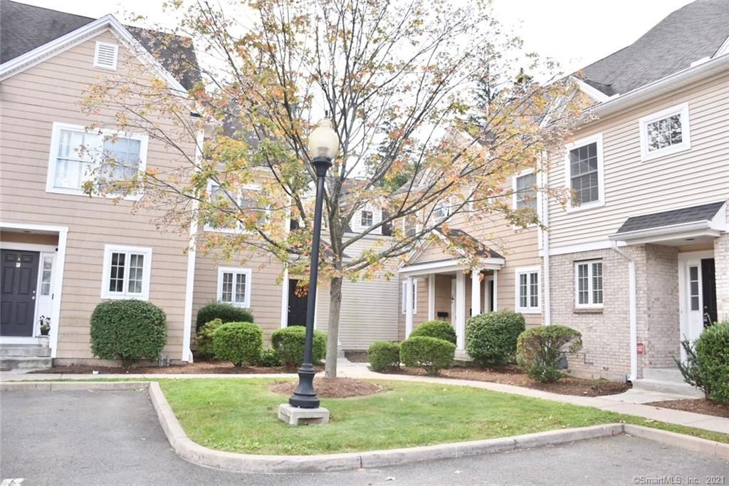 37 Alden St #R, Hartford, CT 06114
