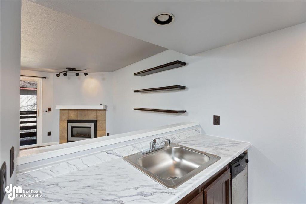 9625 Independence Dr #102C, Anchorage, AK 99507