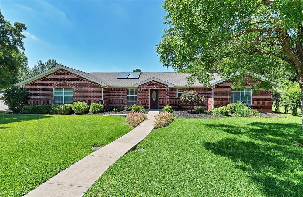 1217 Ridgewood Cir, Southlake, TX 76092